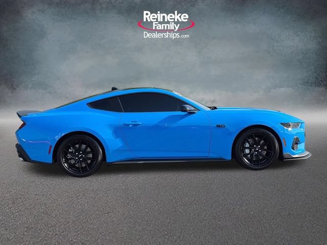 Used 2025 Ford Mustang GT RWD image 4