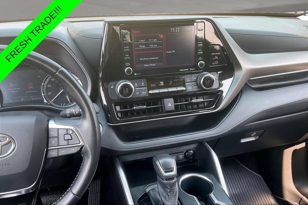 Used 2021 Toyota Highlander XLE AWD/4WD image 9