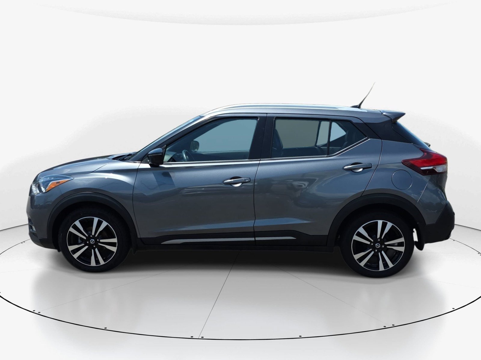 Used 2020 Nissan Kicks SR w/ SR Premium Package FWD image 7