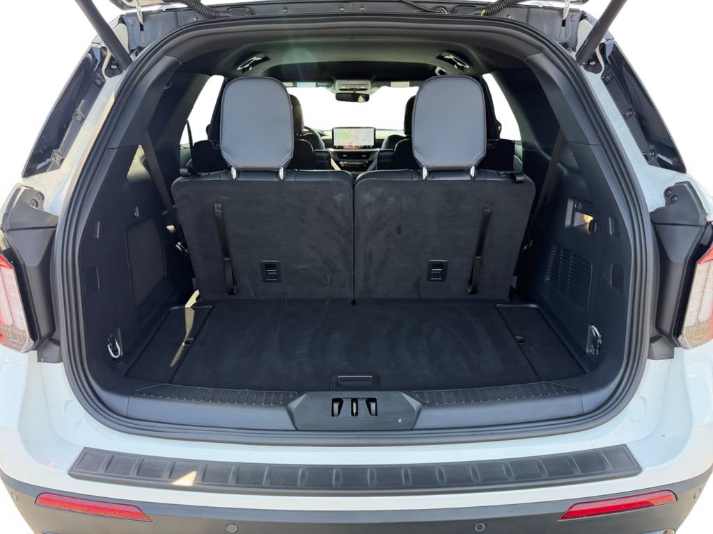 Used 2025 Ford Explorer ST-Line w/ Premium Package RWD image 19