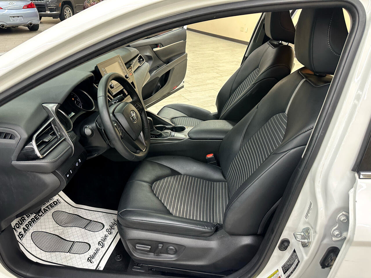 Used 2023 Toyota Camry SE image 19