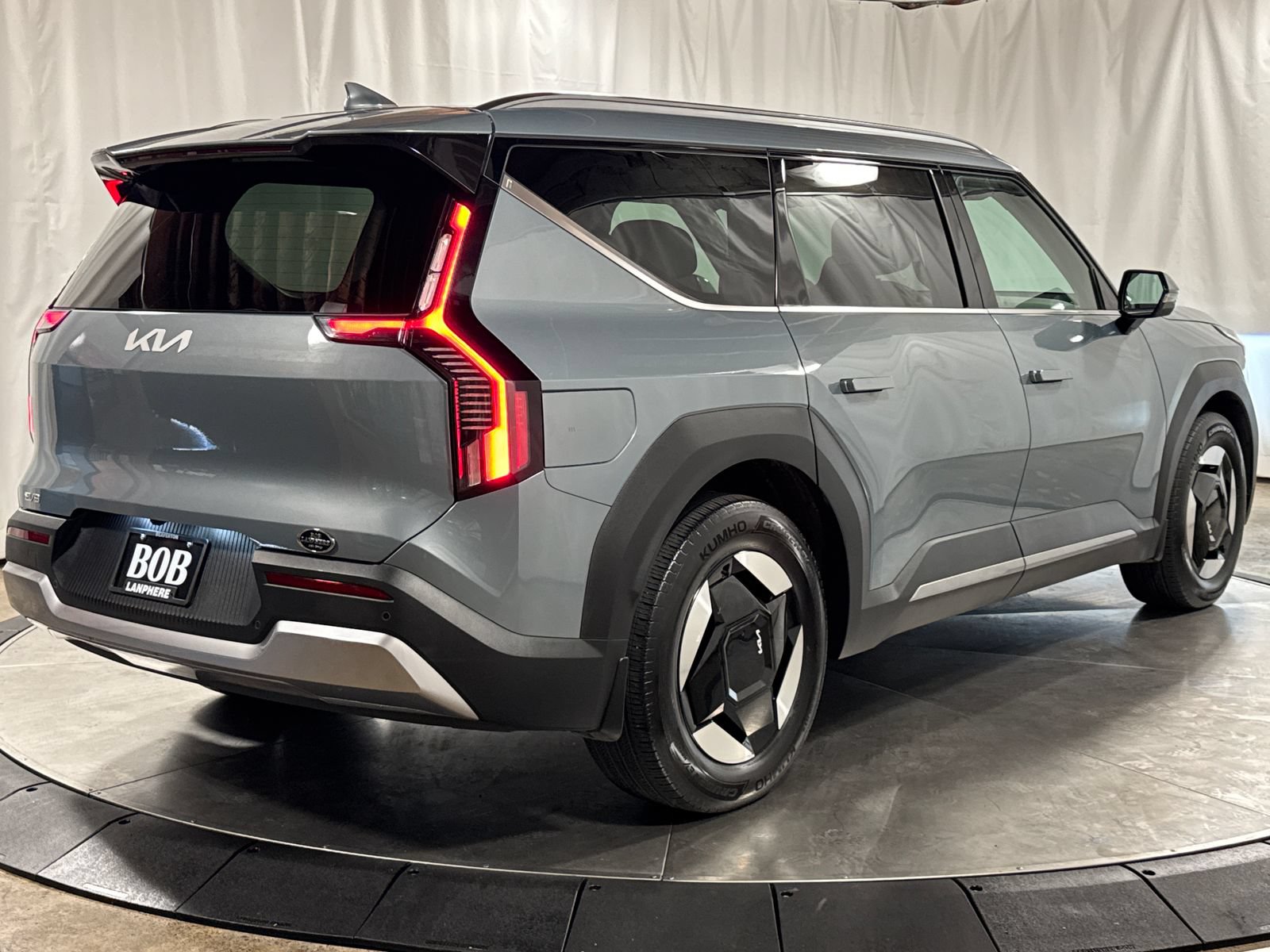 Certified 2024 Kia EV9 Wind AWD/4WD image 8
