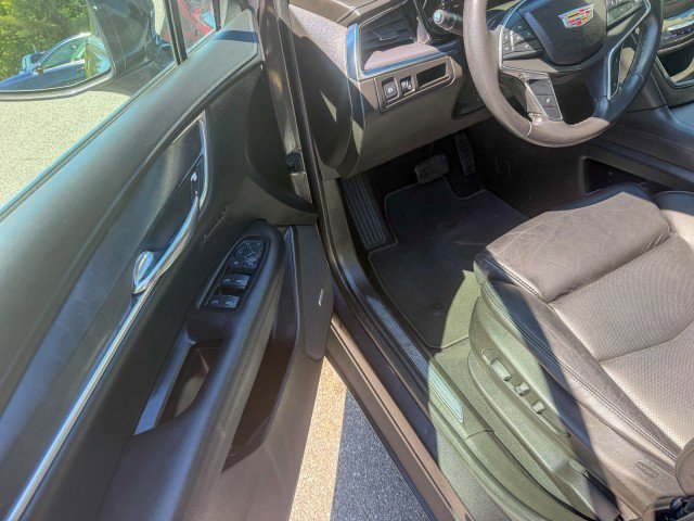 Used 2017 Cadillac XT5 Luxury w/ LPO, Wheel Lock Package FWD image 10