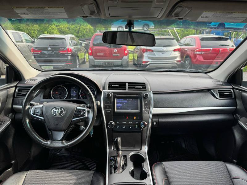 Used 2017 Toyota Camry SE FWD image 17