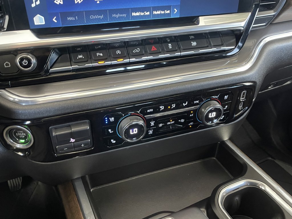 Used 2023 Chevrolet Silverado 1500 High Country w/ High Country Premium Package AWD/4WD image 17