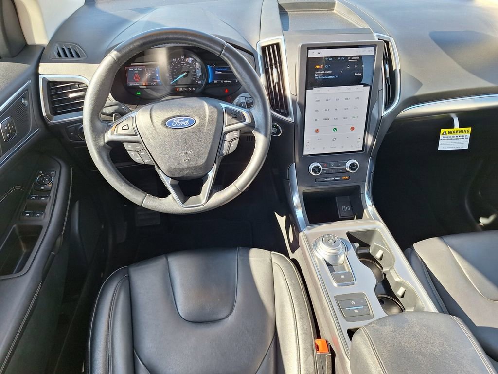 Used 2022 Ford Edge Titanium w/ Class II Trailer Tow Package image 9