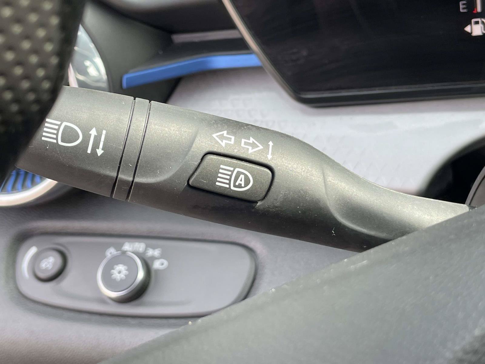 Used 2024 Chevrolet Trax LT FWD image 19