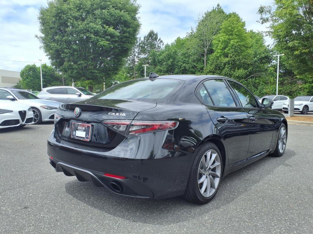 New 2025 Alfa Romeo Giulia w/ Driving Assist Package RWD image 18