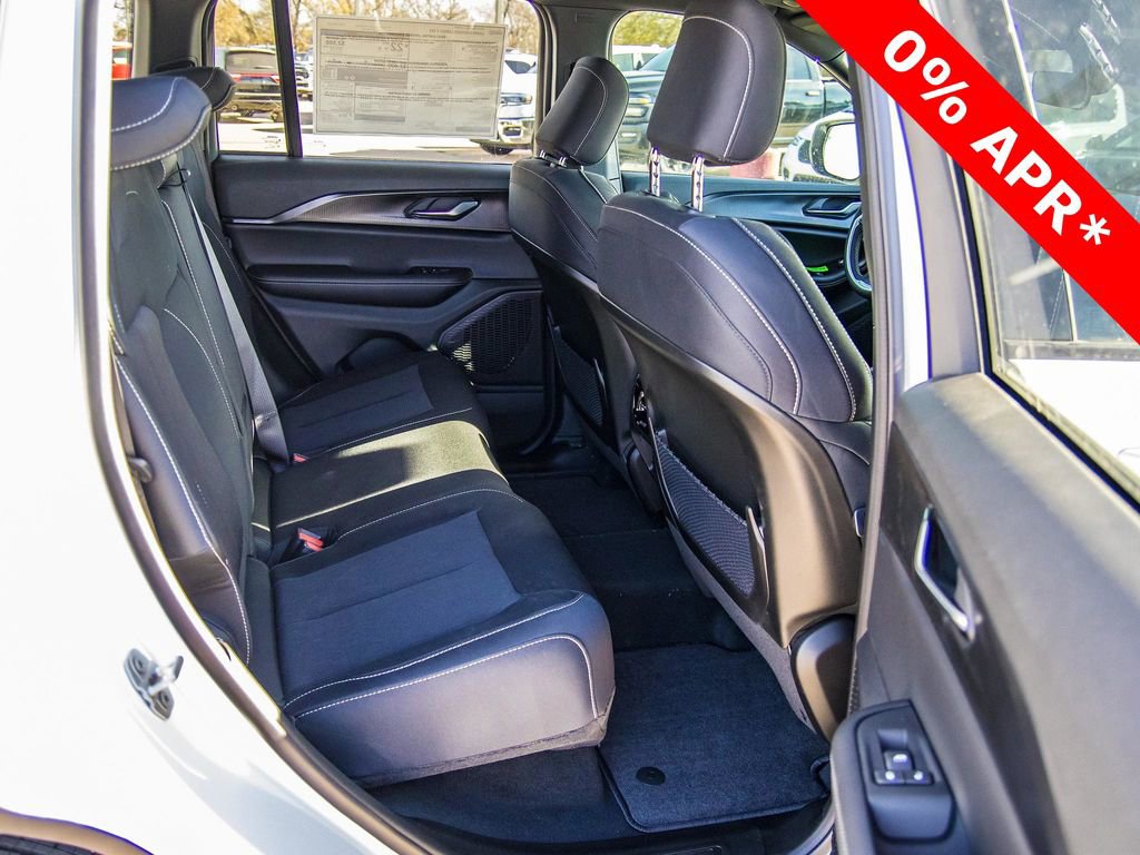New 2025 Jeep Grand Cherokee Laredo X image 17