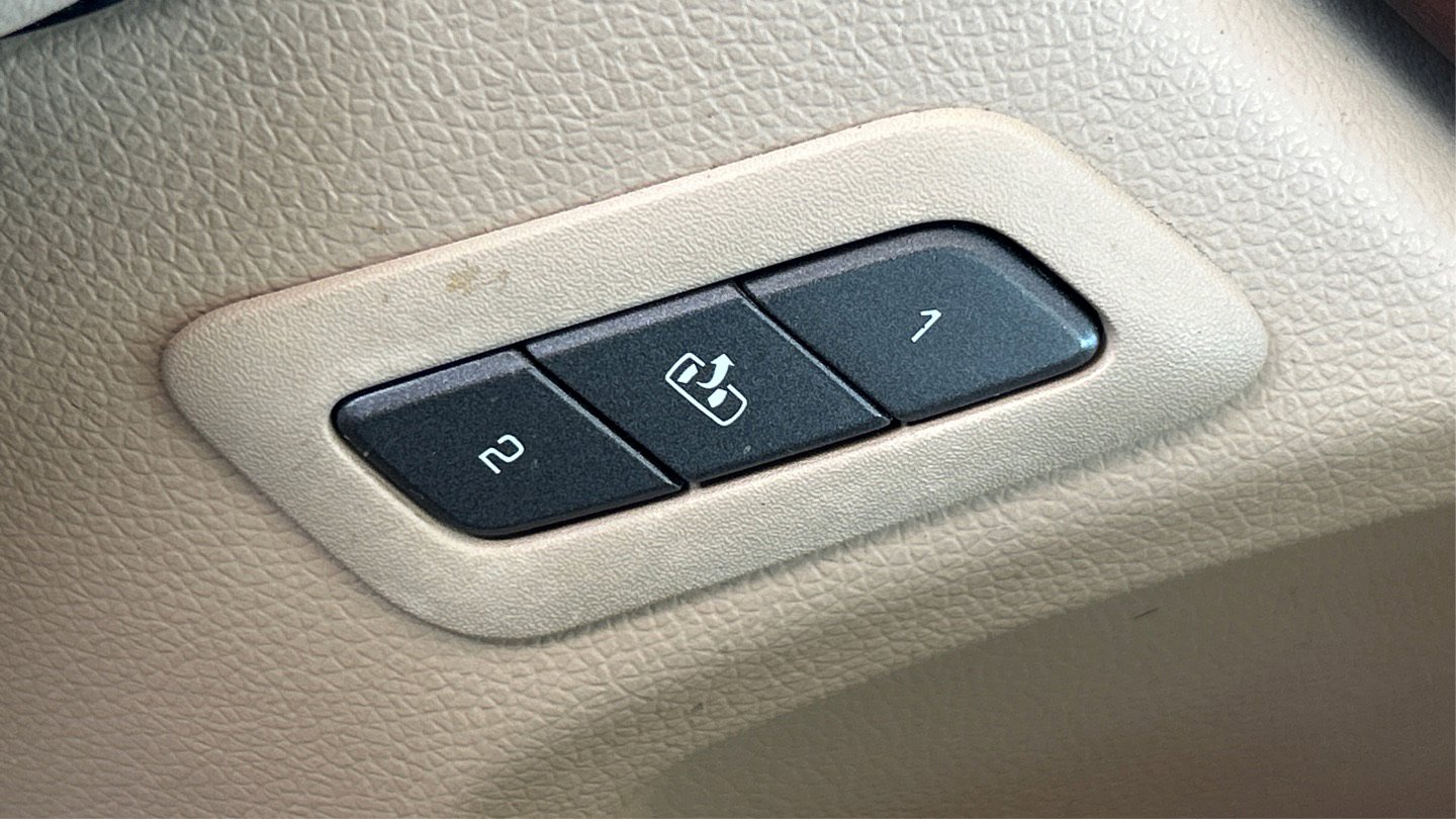 Used 2011 Cadillac CTS Premium image 40