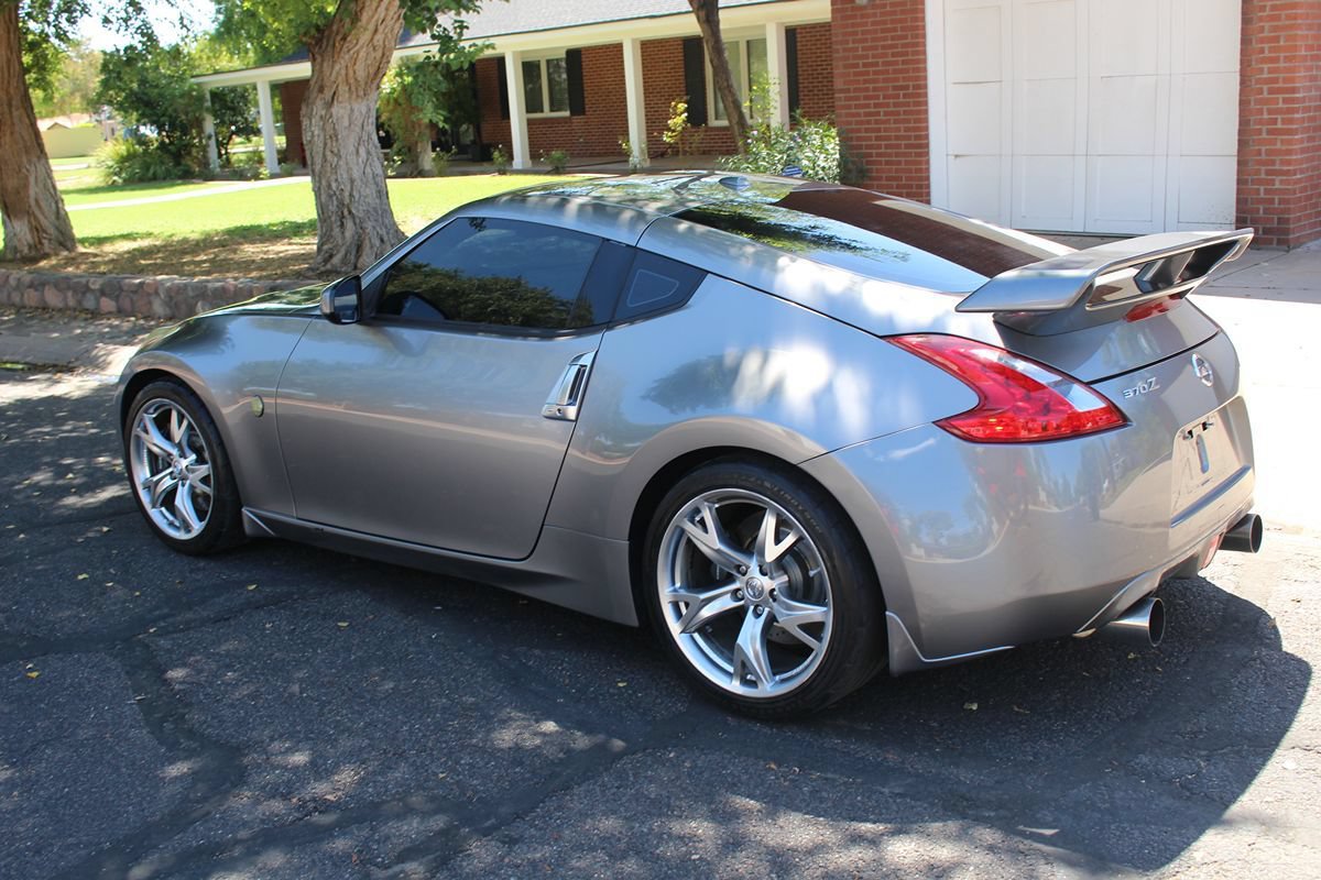Used 2010 Nissan 370Z Touring w/ Sport Pkg RWD image 29