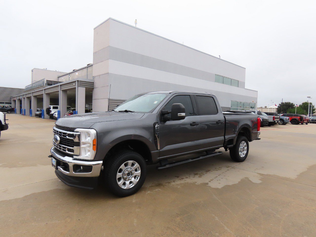 Used 2023 Ford F250 XLT image 2