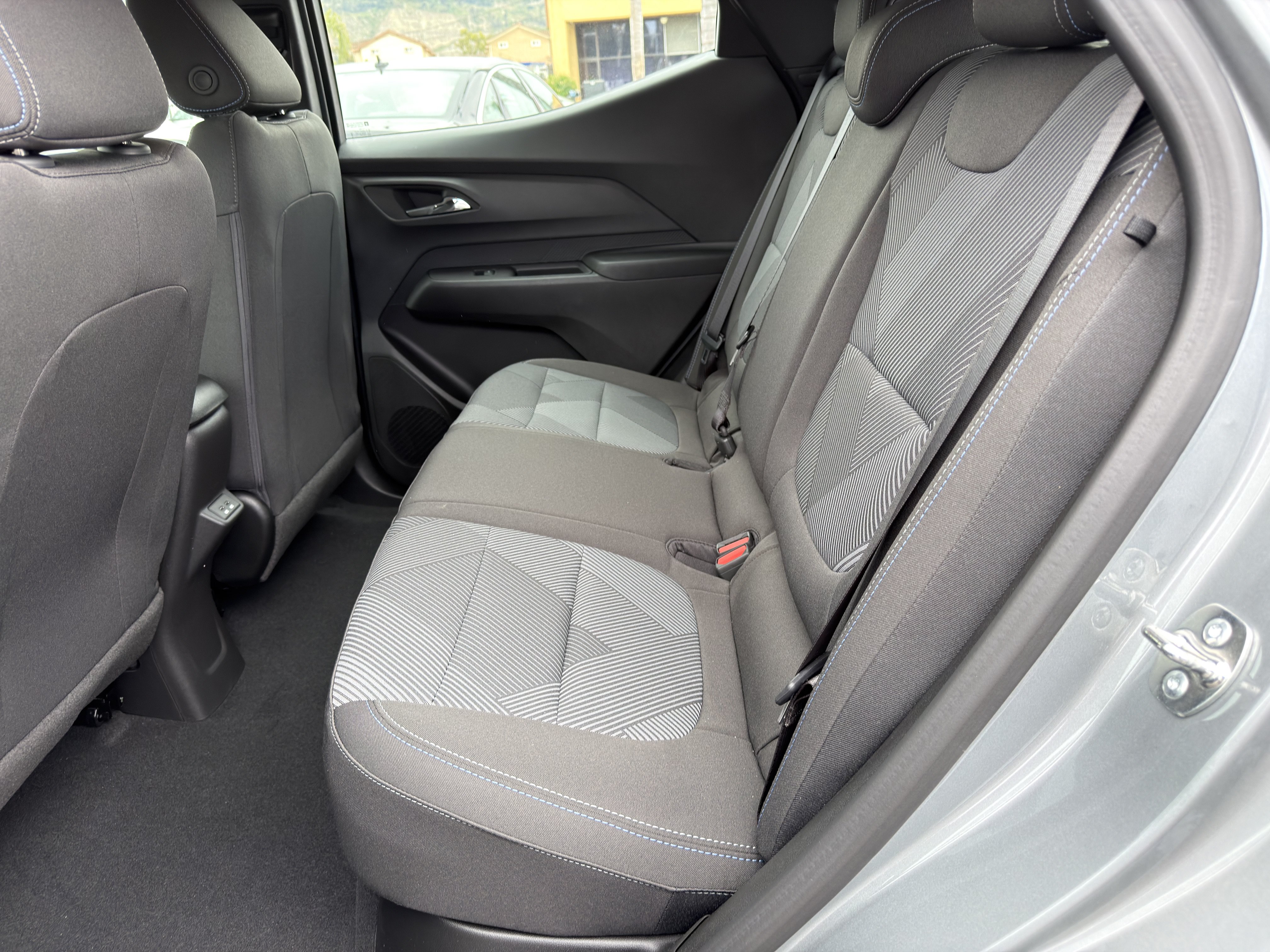 New 2027 Chevrolet Bolt LT w/ Comfort Package FWD image 18