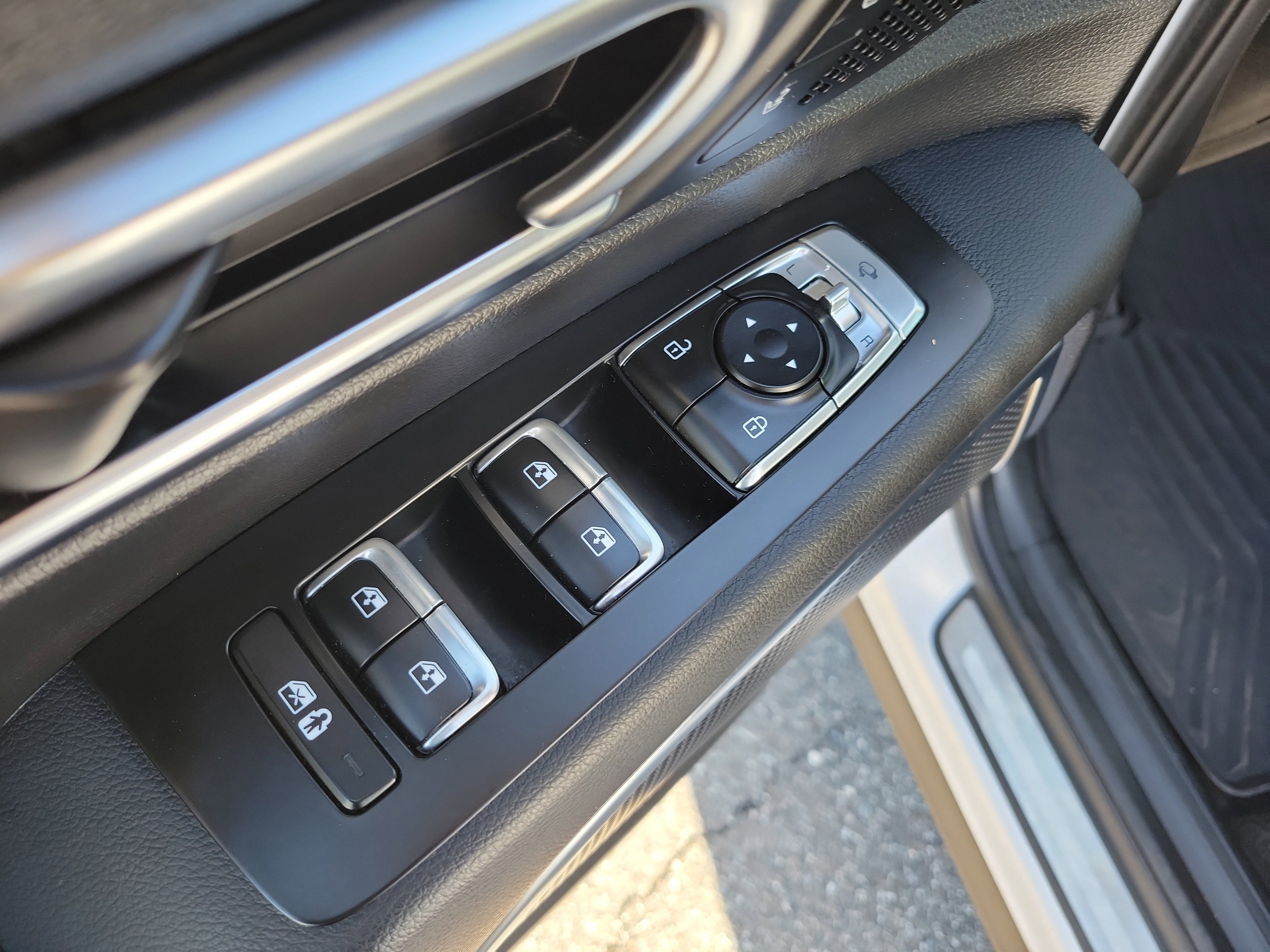 Certified 2022 Kia Telluride SX w/ SX Prestige Package AWD/4WD image 22