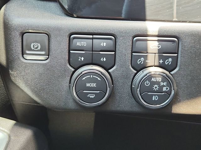 Used 2023 Chevrolet Silverado 1500 RST w/ Texas Edition Plus AWD/4WD image 17