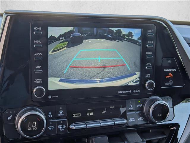 Used 2022 Toyota Highlander XLE AWD/4WD image 13