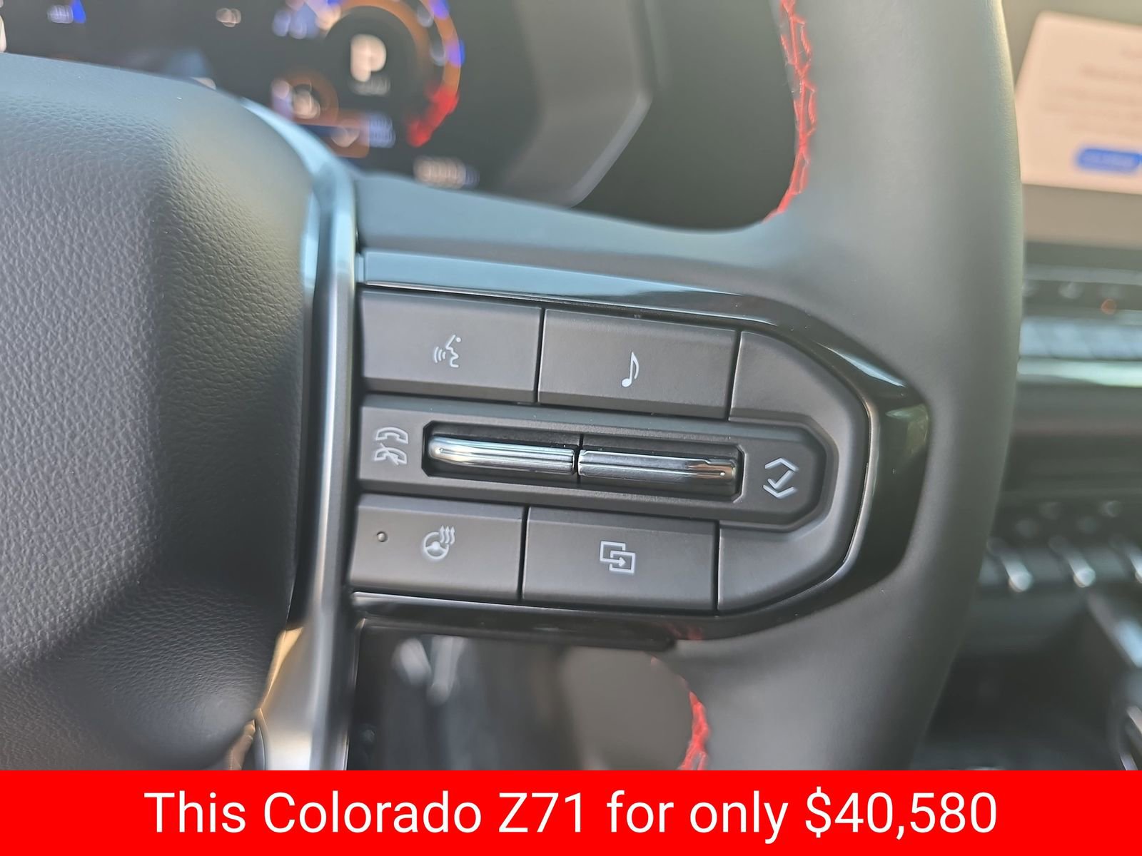 Used 2025 Chevrolet Colorado Z71 w/ Z71 Convenience Package 2 AWD/4WD image 23