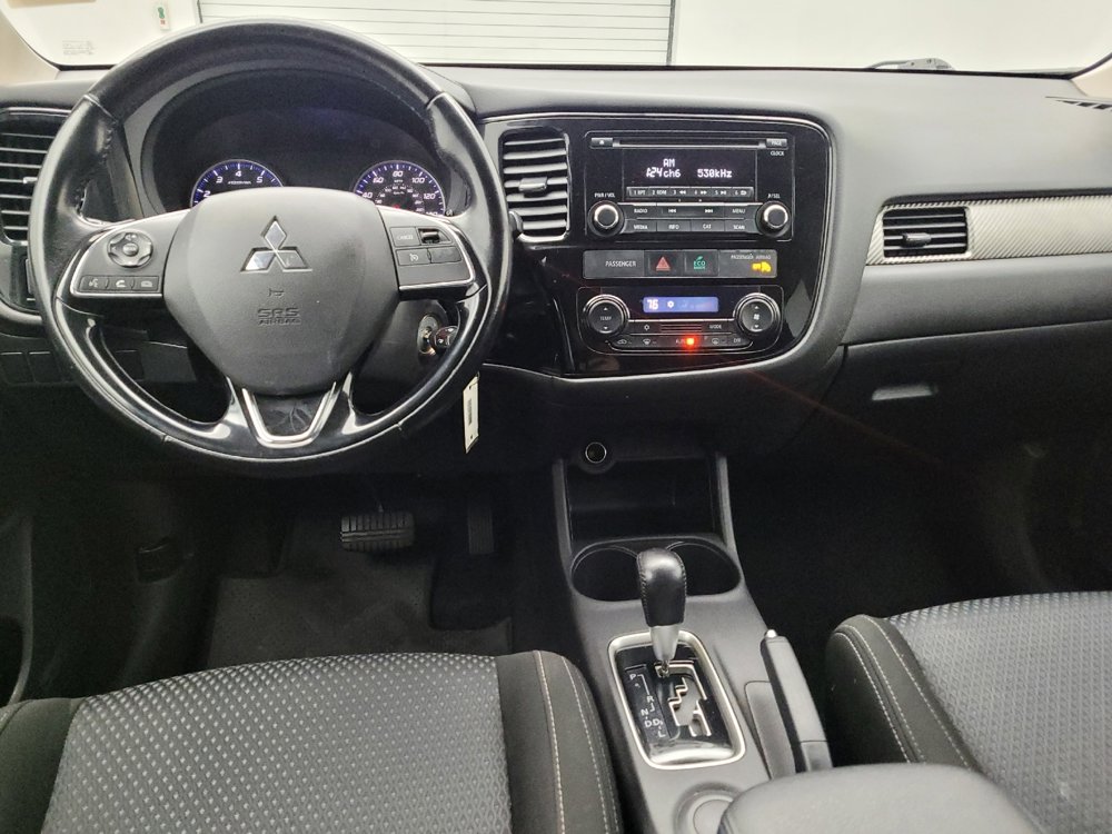 Used 2016 Mitsubishi Outlander ES image 22