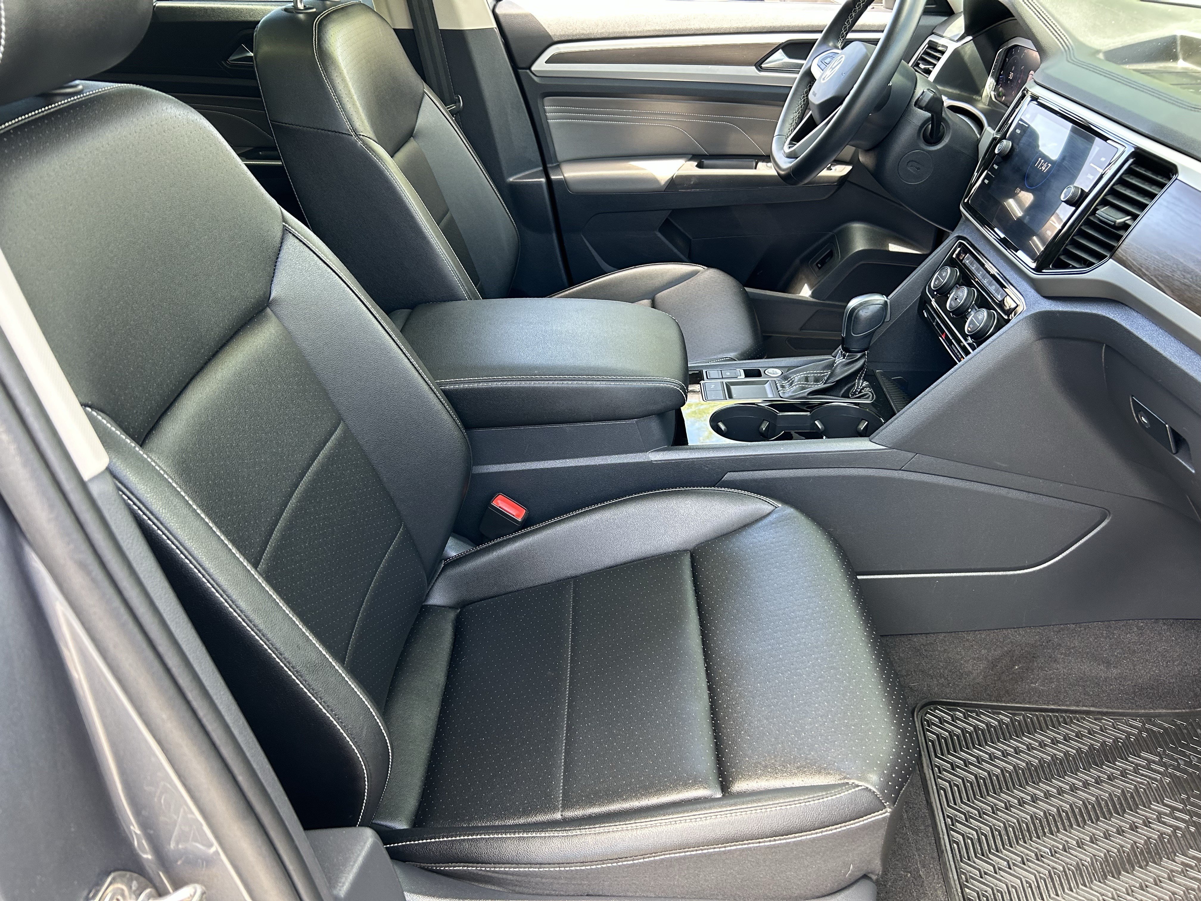 Used 2023 Volkswagen Atlas SE w/ Panoramic Sunroof Package FWD image 9