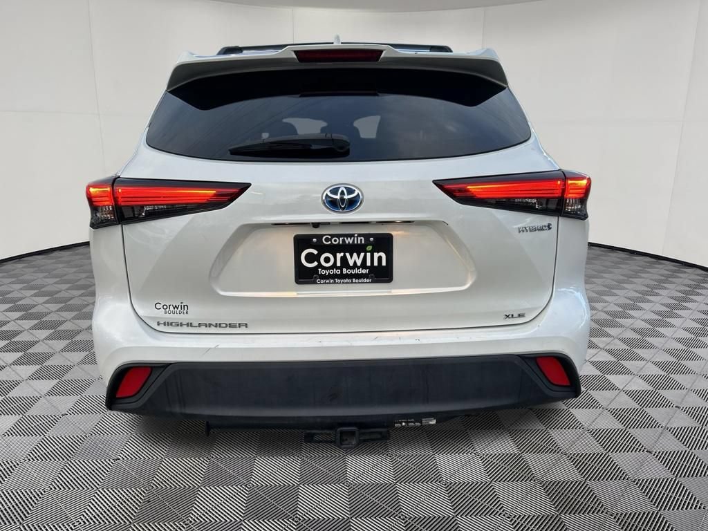 Used 2020 Toyota Highlander XLE AWD/4WD image 6