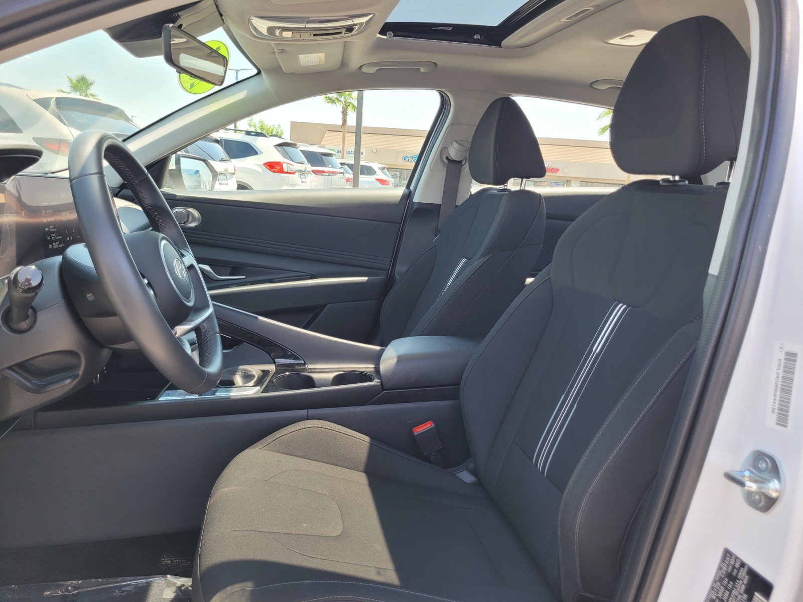 Used 2025 Hyundai Elantra SEL FWD image 11