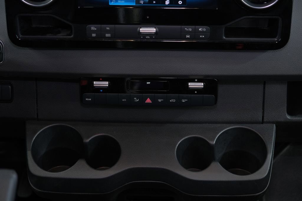 Used 2021 Mercedes-Benz Sprinter 2500 image 55