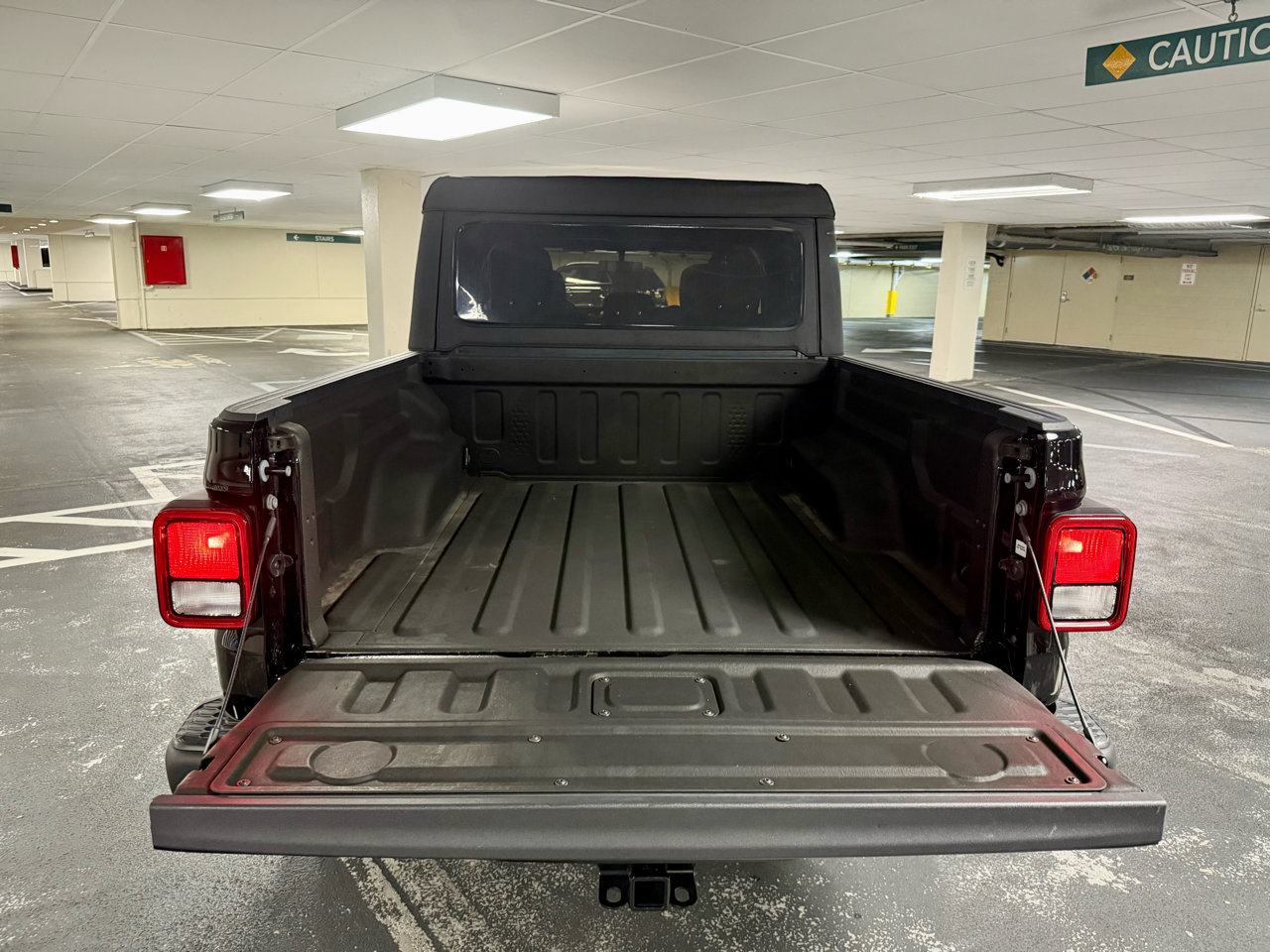 Used 2022 Jeep Gladiator Rubicon w/ Cold Weather Group image 11