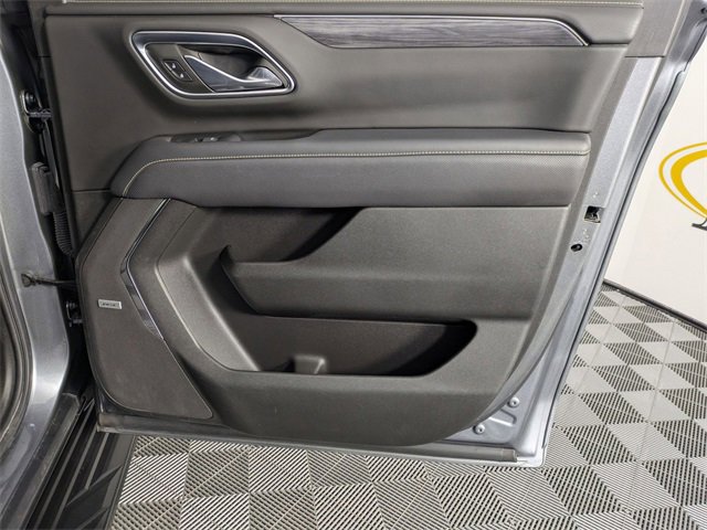 Used 2021 GMC Yukon XL SLT w/ SLT Premium Package image 38