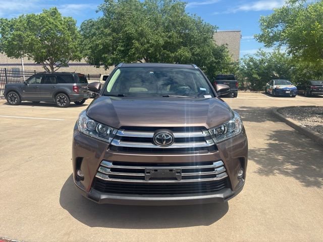 Used 2019 Toyota Highlander Limited image 2