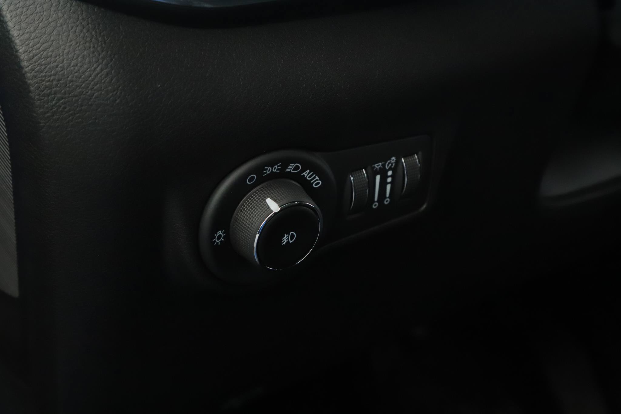 Used 2024 Jeep Compass Limited w/ Elite Group AWD/4WD image 7