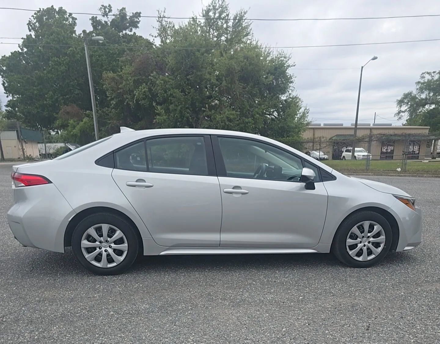 Used 2024 Toyota Corolla LE FWD image 6