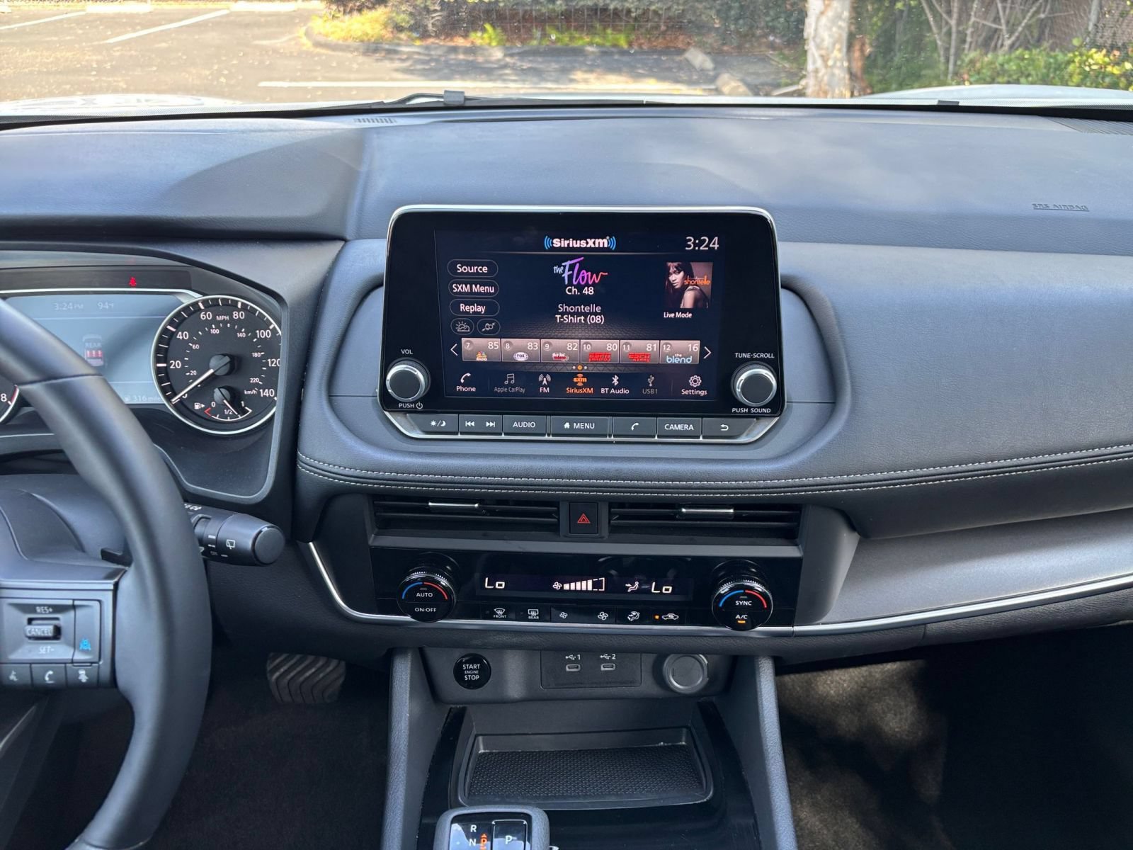 Used 2025 Nissan Rogue SV AWD/4WD image 16