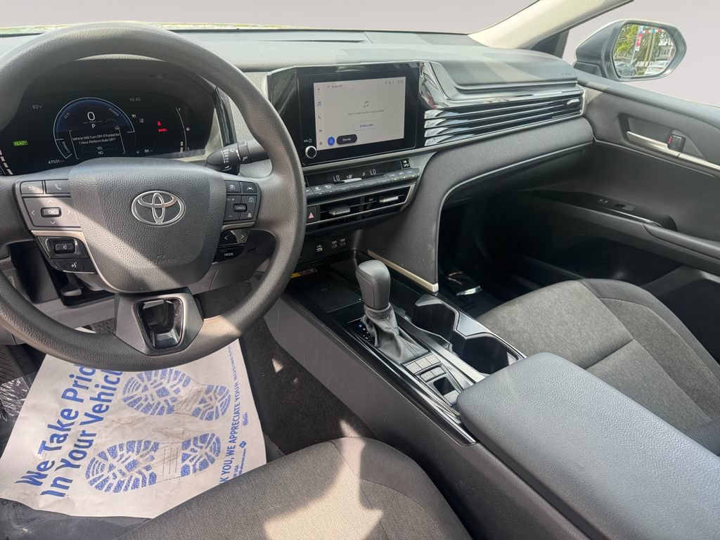Used 2025 Toyota Camry LE FWD image 10