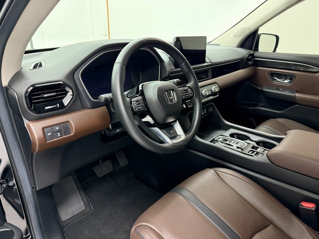 Used 2025 Honda Pilot Elite image 8