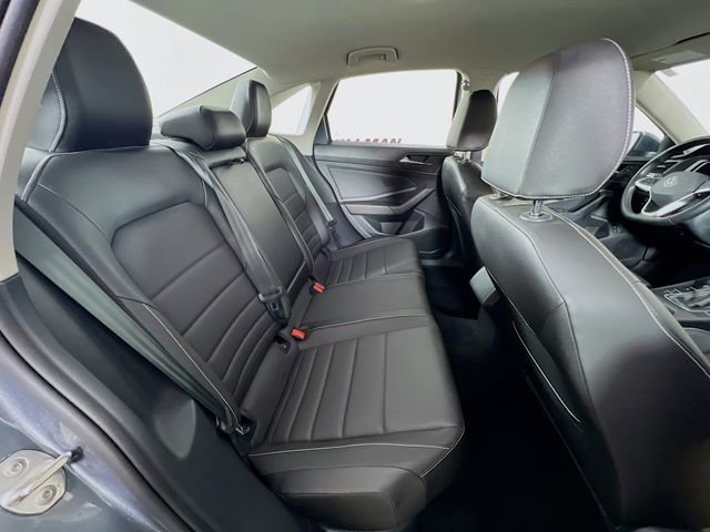 Used 2024 Volkswagen Jetta SE image 39