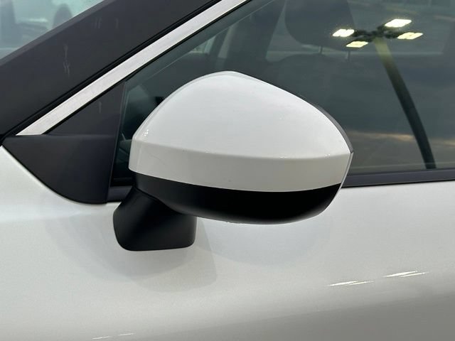 Certified 2025 Nissan Rogue SV AWD/4WD image 9