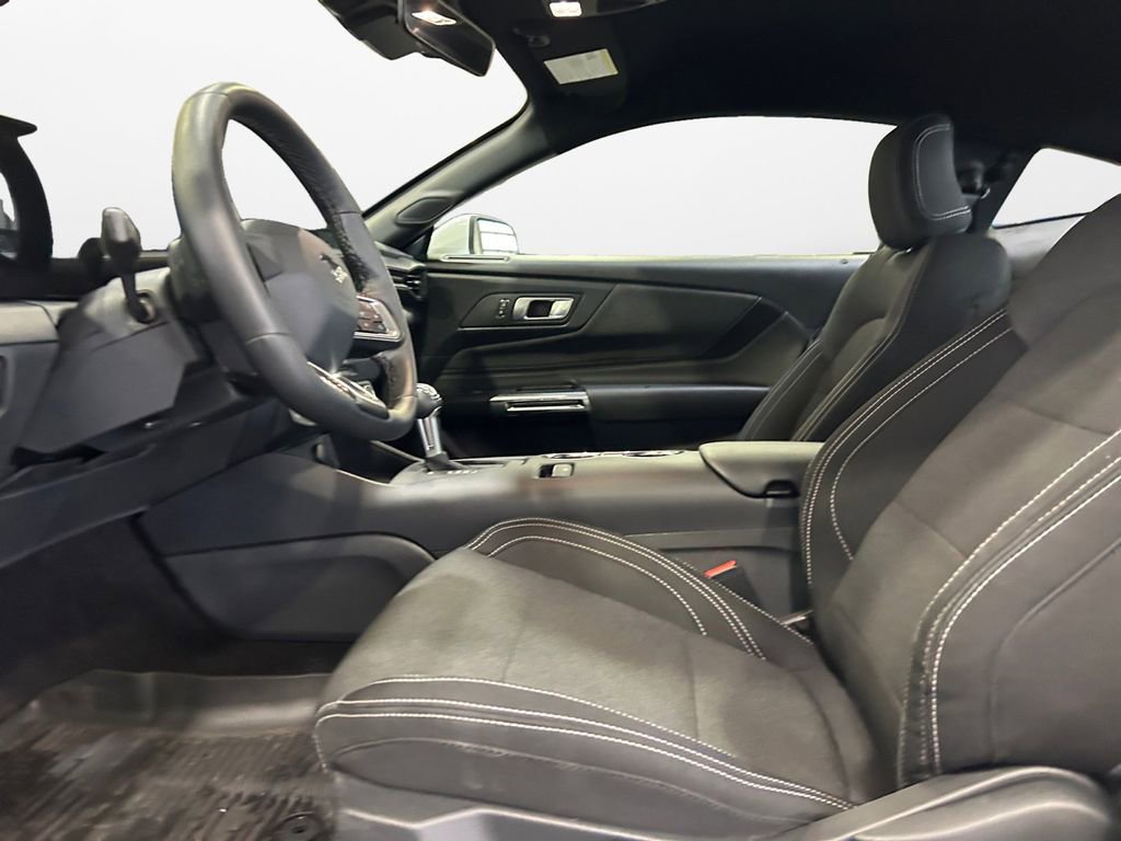 Used 2025 Ford Mustang Coupe image 9