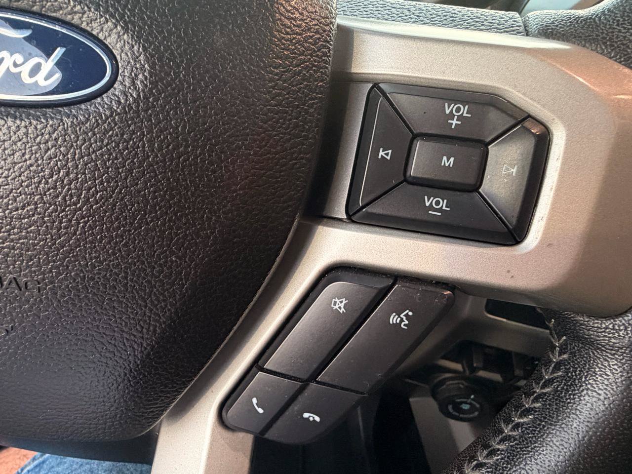 Used 2020 Ford F350 Lariat w/ Lariat Ultimate Package AWD/4WD image 15