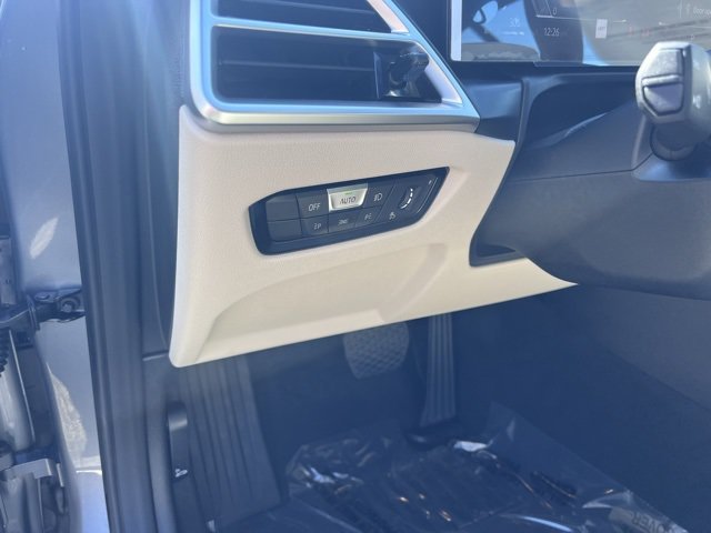 New 2025 BMW 430i xDrive Convertible w/ Premium Package AWD/4WD image 13