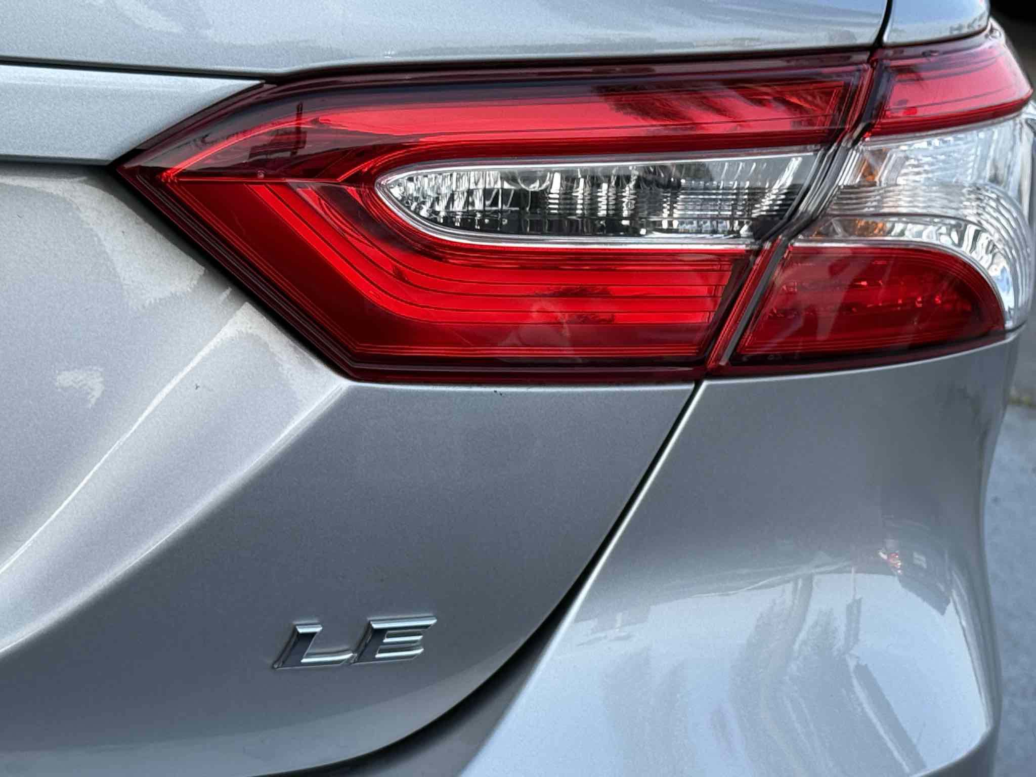 Used 2019 Toyota Camry LE image 21