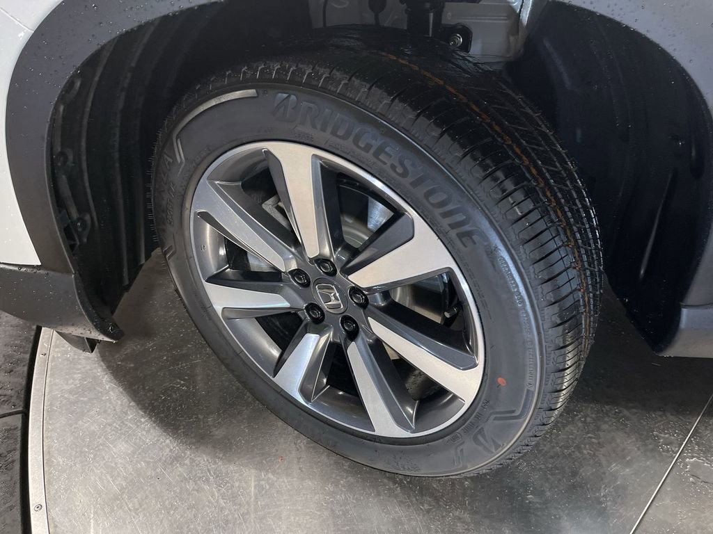 Used 2023 Honda Pilot Touring image 11