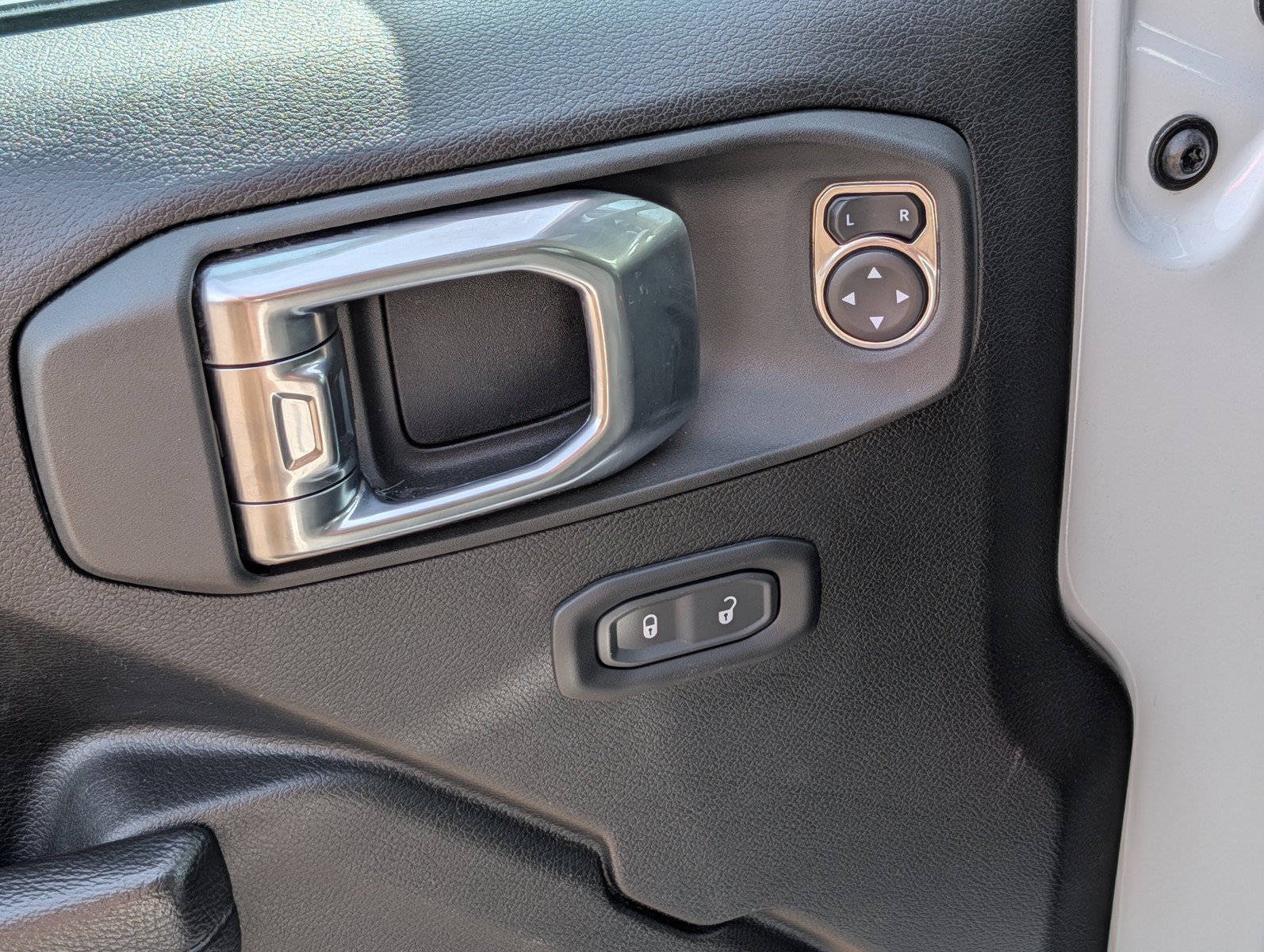 Used 2023 Jeep Wrangler Unlimited Sport AWD/4WD image 15