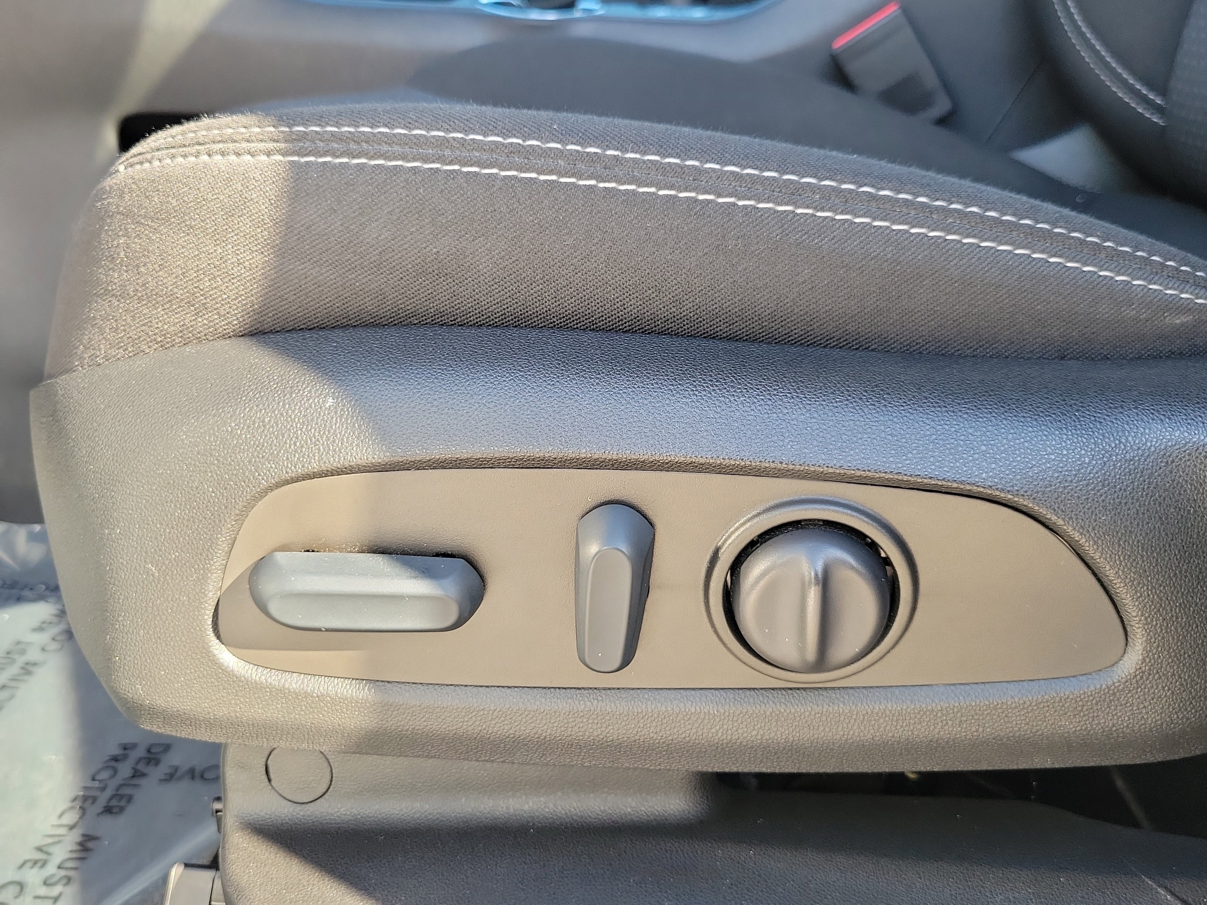 Used 2022 GMC Terrain SLE w/ Driver Convenience Package FWD image 12