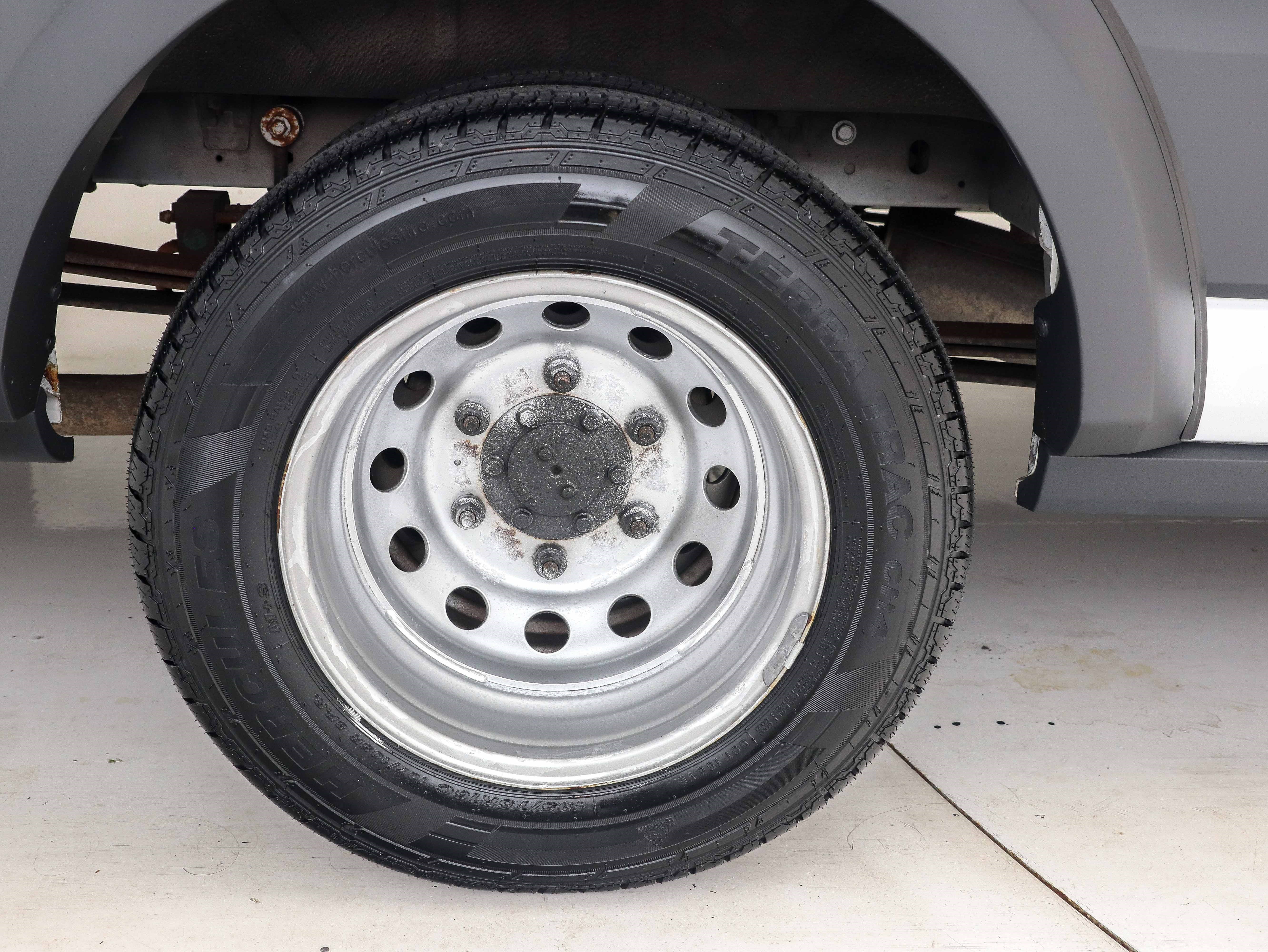 Used 2017 Ford Transit 350 XL image 28