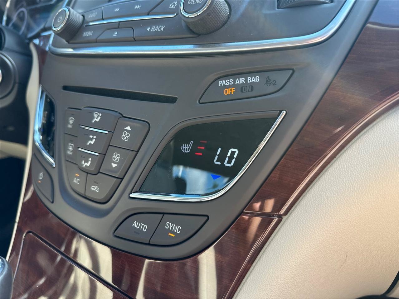 Used 2017 Buick Regal Sport Touring FWD image 37