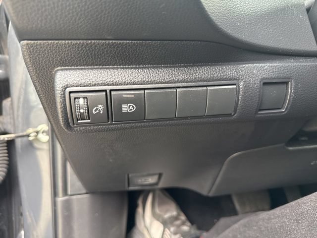 Used 2023 Toyota Corolla LE FWD image 25