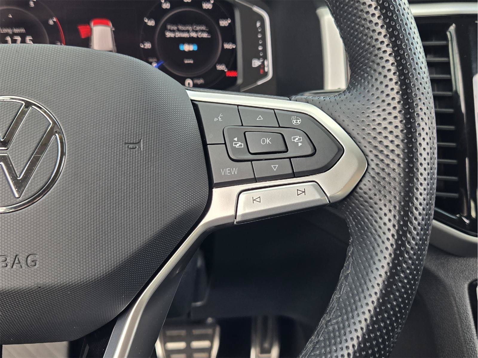 Used 2022 Volkswagen Atlas SEL R-Line AWD/4WD image 28