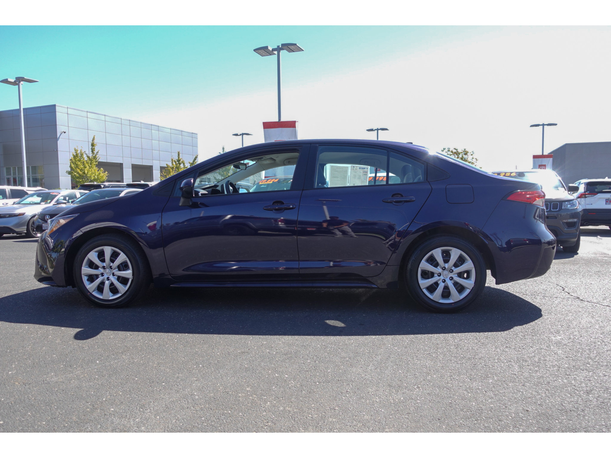 Used 2025 Toyota Corolla LE FWD image 6