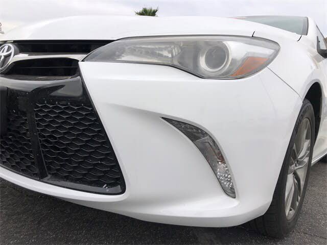 Used 2016 Toyota Camry image 4