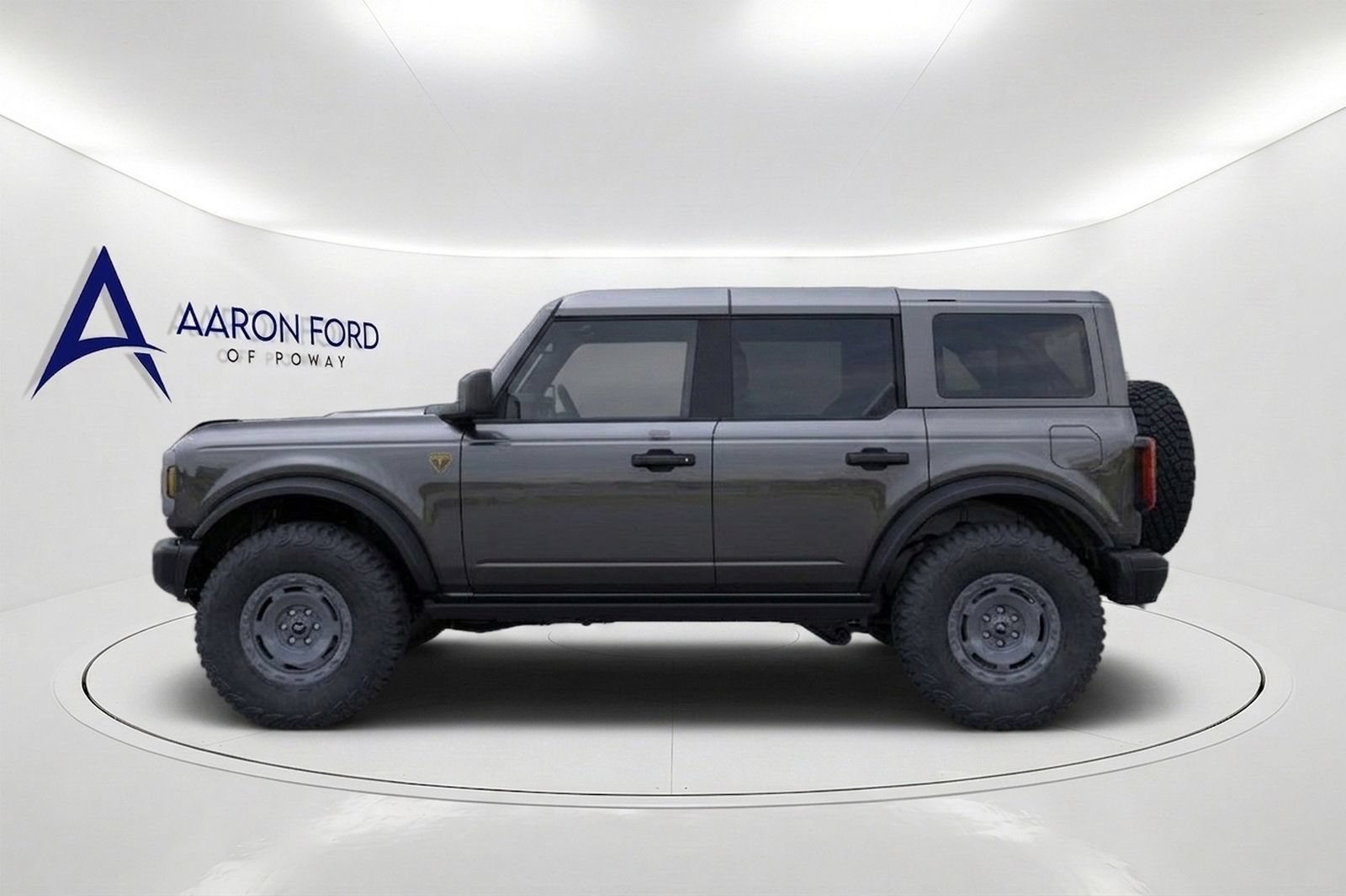 New 2025 Ford Bronco Badlands w/ Sasquatch Package AWD/4WD image 3